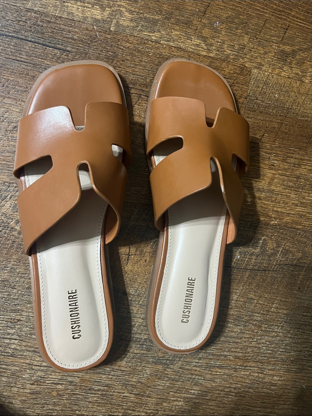 Cushionaire Women's Tan Slide Sandals
